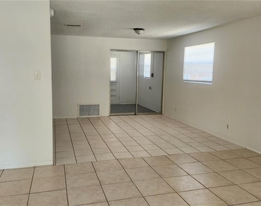 565 3rd Avenue - Photo Thumbnail 6
