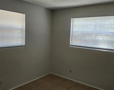 565 3rd Avenue - Photo Thumbnail 13
