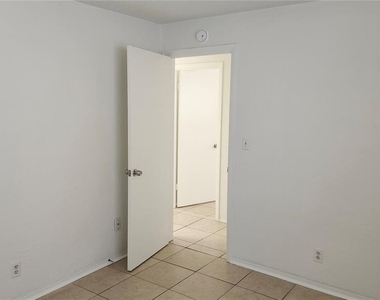 565 3rd Avenue - Photo Thumbnail 19