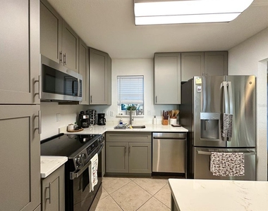 7920 Sun Island Drive S - Photo Thumbnail 7