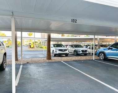 7920 Sun Island Drive S - Photo Thumbnail 28