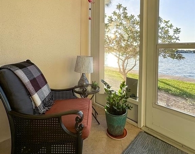 7920 Sun Island Drive S - Photo Thumbnail 27