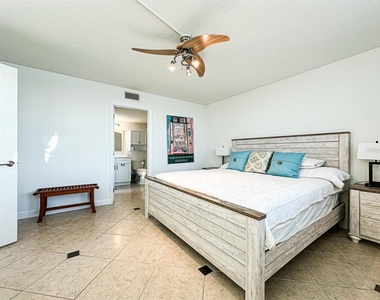 7920 Sun Island Drive S - Photo Thumbnail 20