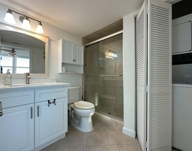 7920 Sun Island Drive S - Photo Thumbnail 21
