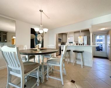 7920 Sun Island Drive S - Photo Thumbnail 17