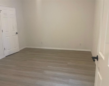 1482 Cleveland Street - Photo Thumbnail 16