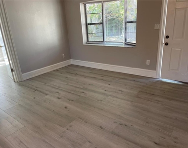 639 Michigan Boulevard - Photo Thumbnail 14