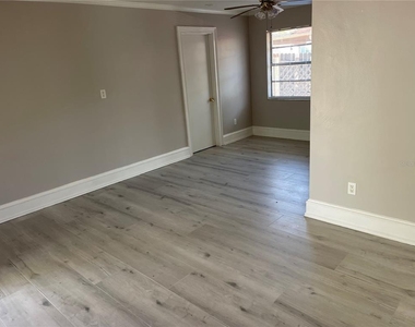639 Michigan Boulevard - Photo Thumbnail 6