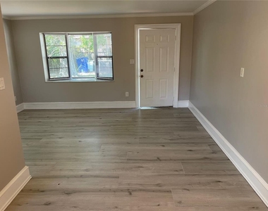 639 Michigan Boulevard - Photo Thumbnail 12