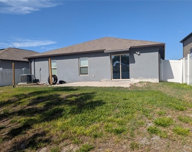 446 Argyll Drive - Photo Thumbnail 24