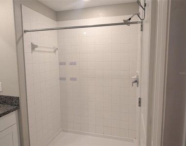 446 Argyll Drive - Photo Thumbnail 14