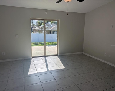 446 Argyll Drive - Photo Thumbnail 18
