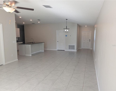 446 Argyll Drive - Photo Thumbnail 19