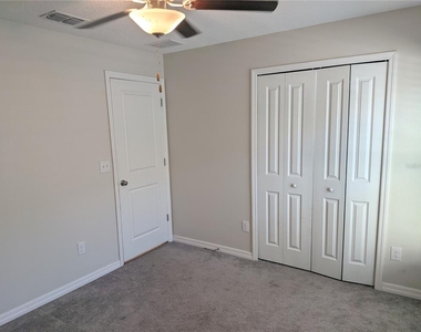 446 Argyll Drive - Photo Thumbnail 8