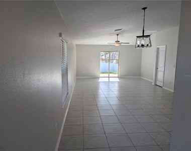 446 Argyll Drive - Photo Thumbnail 1