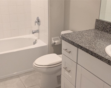 446 Argyll Drive - Photo Thumbnail 5