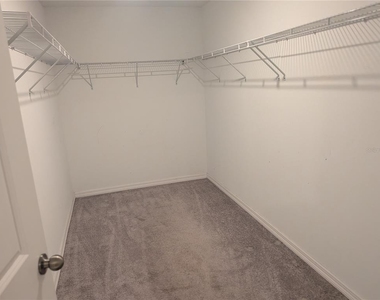 446 Argyll Drive - Photo Thumbnail 12