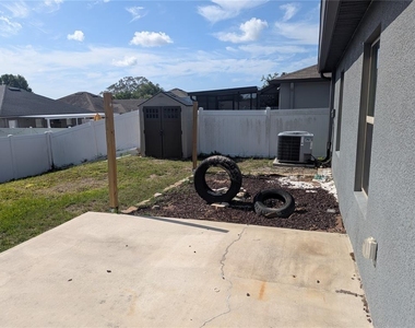 446 Argyll Drive - Photo Thumbnail 22