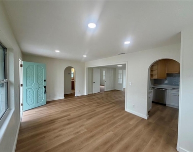 3938 2nd Avenue N - Photo Thumbnail 2