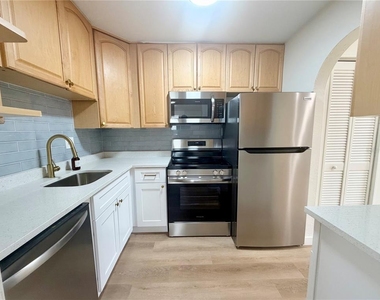 3938 2nd Avenue N - Photo Thumbnail 5