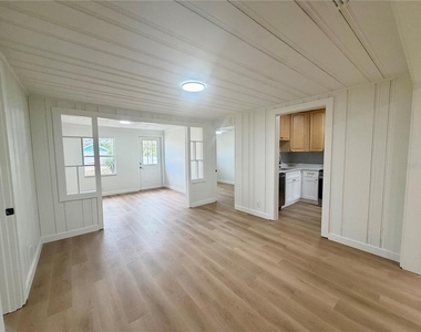 3938 2nd Avenue N - Photo Thumbnail 4