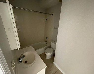 255 6th Avenue N - Photo Thumbnail 7