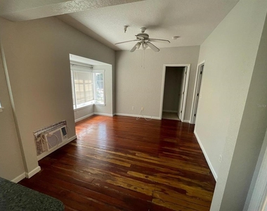 255 6th Avenue N - Photo Thumbnail 4