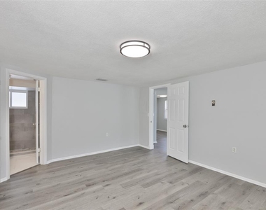 5637 Golden Nugget Drive - Photo Thumbnail 20