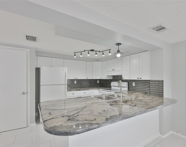 5637 Golden Nugget Drive - Photo Thumbnail 10