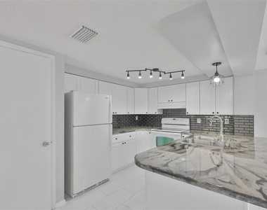 5637 Golden Nugget Drive - Photo Thumbnail 9
