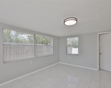 5637 Golden Nugget Drive - Photo Thumbnail 13