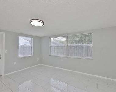 5637 Golden Nugget Drive - Photo Thumbnail 14