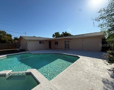 1884 Yale Drive - Photo Thumbnail 2