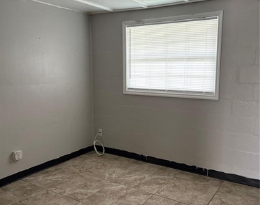 14854 17th Street - Photo Thumbnail 3