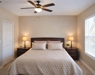 617 Island Place Way - Photo Thumbnail 8