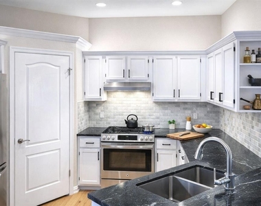 617 Island Place Way - Photo Thumbnail 3