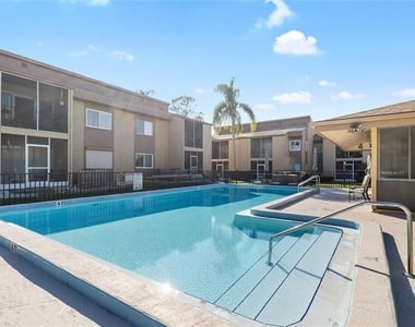 1589 Greenlea Drive - Photo Thumbnail 4