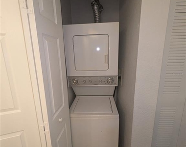 4015 Venetian Bay Drive - Photo Thumbnail 12