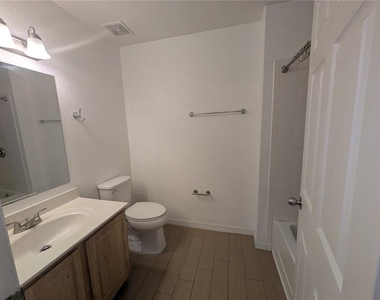 4015 Venetian Bay Drive - Photo Thumbnail 15