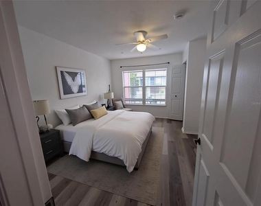 4015 Venetian Bay Drive - Photo Thumbnail 10