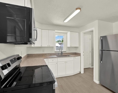 1187 Bass Boulevard - Photo Thumbnail 24