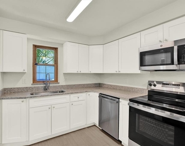 1187 Bass Boulevard - Photo Thumbnail 5