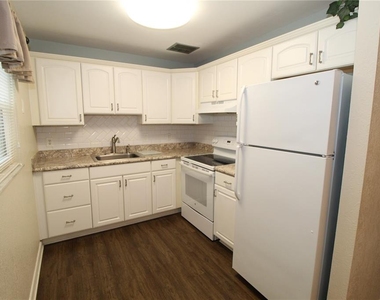 2202 Clubhouse Drive - Photo Thumbnail 7