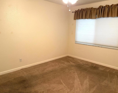2202 Clubhouse Drive - Photo Thumbnail 14