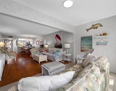 121 Island Way - Photo Thumbnail 15