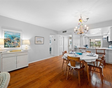 121 Island Way - Photo Thumbnail 12