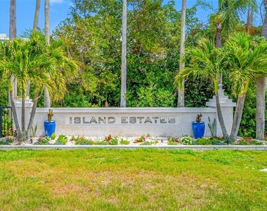 121 Island Way - Photo Thumbnail 44