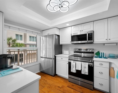 121 Island Way - Photo Thumbnail 4