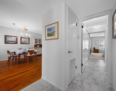 121 Island Way - Photo Thumbnail 22