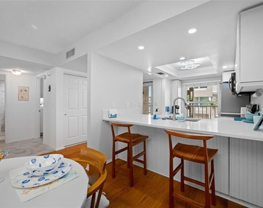 121 Island Way - Photo Thumbnail 7